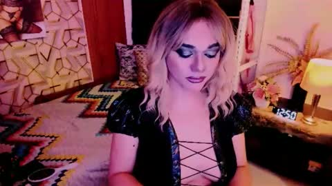 Snapshot of xdirtymistressx chatting on 11/05/25, 07:03 XDirtymistressX online show from 11/05/25, 07:03