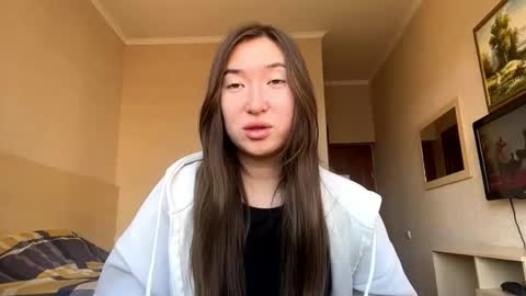 Mia online show from 03/12/26, 07:58