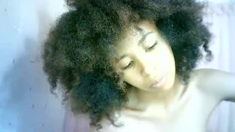 Snapshot of xenna610827 chatting on 02/04/25, 08:35 xenna610827 online show from 02/04/25, 08:35