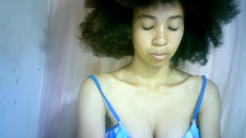 Snapshot of xenna610827 chatting on 02/05/25, 11:17 xenna610827 online show from 02/05/25, 11:17