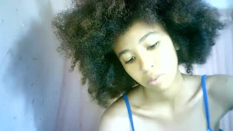 Snapshot of xenna610827 chatting on 02/06/25, 02:15 xenna610827 online show from 02/06/25, 02:15