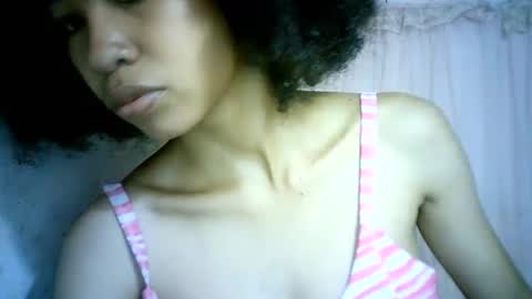 Snapshot of xenna610827 chatting on 02/08/25, 04:04 xenna610827 online show from 02/08/25, 04:04