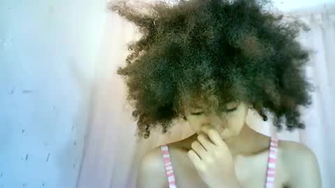 Snapshot of xenna610827 chatting on 02/10/25, 04:19 xenna610827 online show from 02/10/25, 04:19