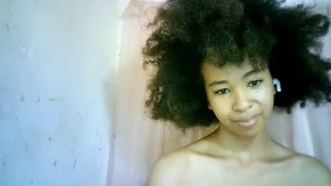 Snapshot of xenna610827 chatting on 02/13/25, 08:06 xenna610827 online show from 02/13/25, 08:06