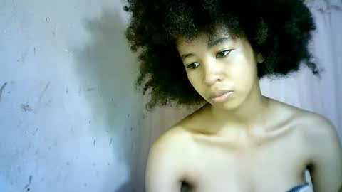 Snapshot of xenna610827 chatting on 02/13/25, 03:46 xenna610827 online show from 02/13/25, 03:46