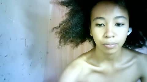 Snapshot of xenna610827 chatting on 02/17/25, 08:19 xenna610827 online show from 02/17/25, 08:19