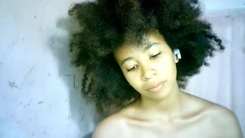 Snapshot of xenna610827 chatting on 02/17/25, 06:04 xenna610827 online show from 02/17/25, 06:04