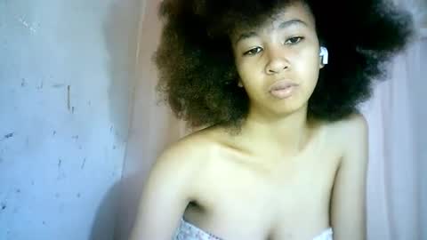 Snapshot of xenna610827 chatting on 02/18/25, 09:21 xenna610827 online show from 02/18/25, 09:21