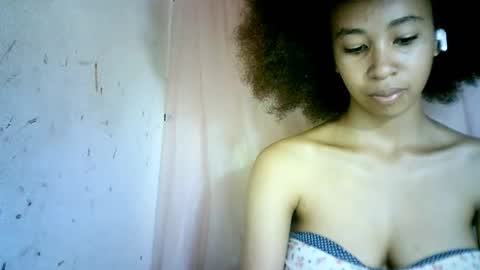 Snapshot of xenna610827 chatting on 02/18/25, 12:49 xenna610827 online show from 02/18/25, 12:49