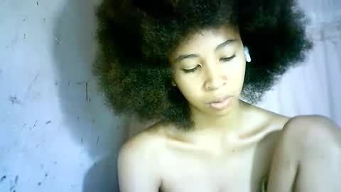 Snapshot of xenna610827 chatting on 02/18/25, 07:09 xenna610827 online show from 02/18/25, 07:09