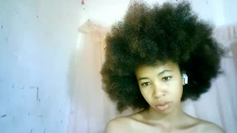 Snapshot of xenna610827 chatting on 02/19/25, 05:49 xenna610827 online show from 02/19/25, 05:49