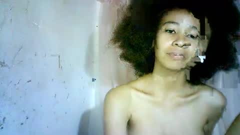 Snapshot of xenna610827 chatting on 02/19/25, 06:00 xenna610827 online show from 02/19/25, 06:00