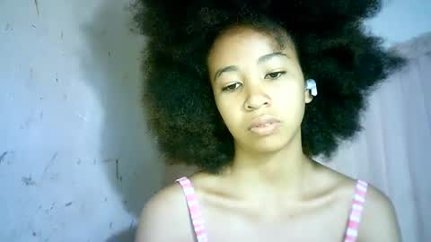 Snapshot of xenna610827 chatting on 02/20/25, 05:40 xenna610827 online show from 02/20/25, 05:40