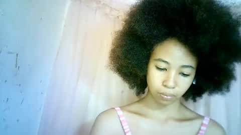 Snapshot of xenna610827 chatting on 02/21/25, 12:39 xenna610827 online show from 02/21/25, 12:39