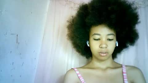 Snapshot of xenna610827 chatting on 02/22/25, 05:23 xenna610827 online show from 02/22/25, 05:23