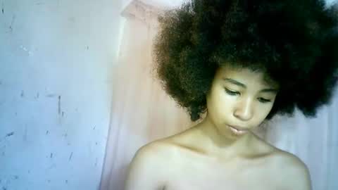 Snapshot of xenna610827 chatting on 02/23/25, 09:33 xenna610827 online show from 02/23/25, 09:33