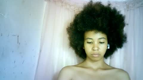 Snapshot of xenna610827 chatting on 02/23/25, 07:28 xenna610827 online show from 02/23/25, 07:28