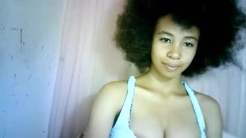 Snapshot of xenna610827 chatting on 02/26/25, 06:32 xenna610827 online show from 02/26/25, 06:32