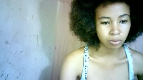 Snapshot of xenna610827 chatting on 02/27/25, 07:15 xenna610827 online show from 02/27/25, 07:15