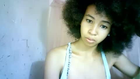 Snapshot of xenna610827 chatting on 02/27/25, 10:20 xenna610827 online show from 02/27/25, 10:20