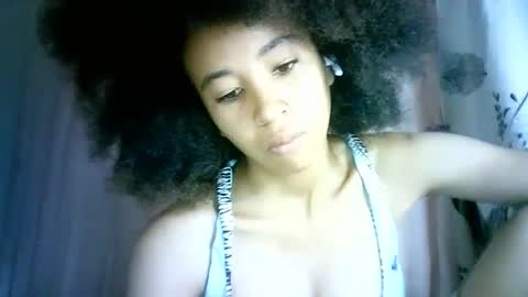 Snapshot of xenna610827 chatting on 03/02/25, 07:12 xenna610827 online show from 03/02/25, 07:12