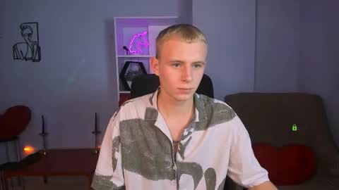 Snapshot of xevier_loyd chatting on 11/18/25, 03:16 xevier online show from 11/18/25, 03:16