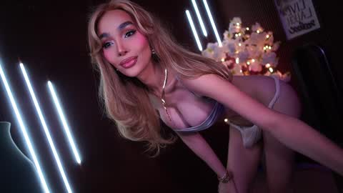 Snapshot of xforyoureyesonlyx chatting on 02/03/26, 02:53 Anne online show from 02/03/26, 02:53