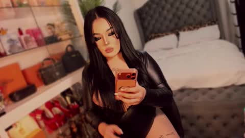 Snapshot of xher_hidden_collectionx chatting on 01/15/26, 02:49 GODDESSS LEXII online show from 01/15/26, 02:49