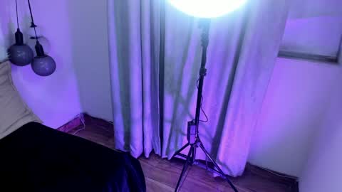 hinata  online show from 03/28/26, 11:15