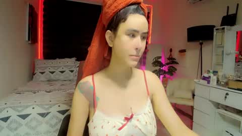 Snapshot of xhotcockcumts chatting on 06/28/26, 01:33 Barbie ann online show from 06/28/26, 01:33