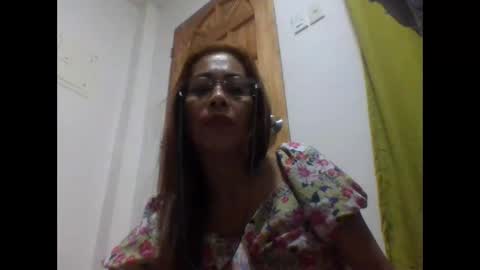 Snapshot of xhotskinny69x chatting on 02/18/26, 10:44 xhotskinny69x online show from 02/18/26, 10:44