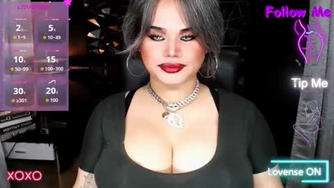 Snapshot of xhugeharleyselfsuckerx chatting on 10/11/25, 09:35 xHUGECOCKTILLCUMX online show from 10/11/25, 09:35