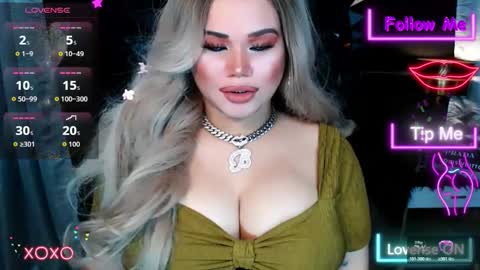 Snapshot of xhugeharleyselfsuckerx chatting on 10/23/25, 03:17 xHUGECOCKTILLCUMX online show from 10/23/25, 03:17