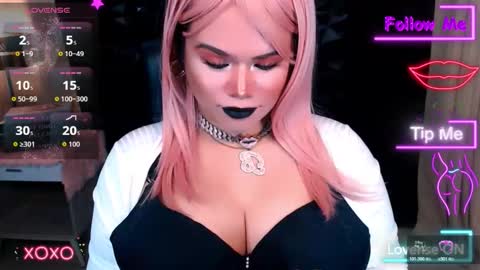 Snapshot of xhugeharleyselfsuckerx chatting on 10/31/25, 02:01 xHUGECOCKTILLCUMX online show from 10/31/25, 02:01