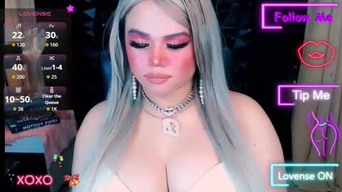 Snapshot of xhugeharleyselfsuckerx chatting on 11/23/25, 09:20 xHUGECOCKTILLCUMX online show from 11/23/25, 09:20