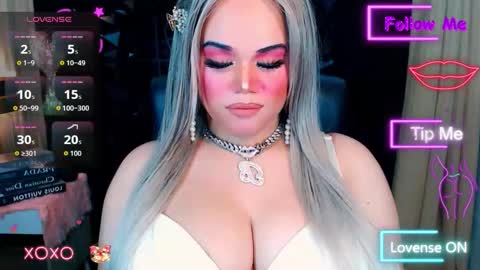 Snapshot of xhugeharleyselfsuckerx chatting on 11/24/25, 09:20 xHUGECOCKTILLCUMX online show from 11/24/25, 09:20