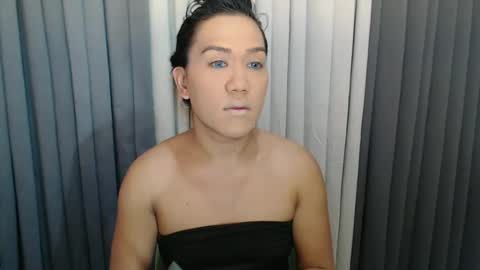 Snapshot of xhugejerkingtransx chatting on 01/03/25, 01:16 GWEN THOMPSON .......   online show from 01/03/25, 01:16