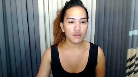 Snapshot of xhugejerkingtransx chatting on 02/14/25, 01:02 GWEN THOMPSON .......   online show from 02/14/25, 01:02