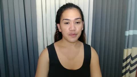Snapshot of xhugejerkingtransx chatting on 03/01/25, 12:23 GWEN THOMPSON .......   online show from 03/01/25, 12:23