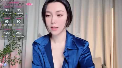 Snapshot of xi_ethel chatting on 10/18/25, 12:28 XI online show from 10/18/25, 12:28
