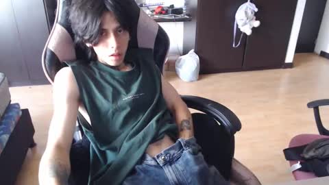 Snapshot of xice_boy chatting on 12/15/25, 01:48 xIce Boy online show from 12/15/25, 01:48