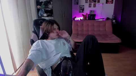 xIce Boy online show from 05/13/26, 07:33