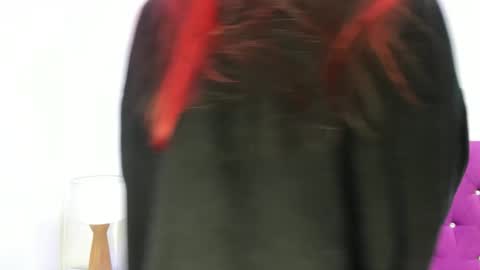 Snapshot of ximena_vasquez8 chatting on 11/12/25, 03:07 Xime online show from 11/12/25, 03:07