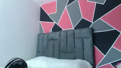 Snapshot of ximenaa_suarez chatting on 11/18/25, 03:16 ximena suarez online show from 11/18/25, 03:16