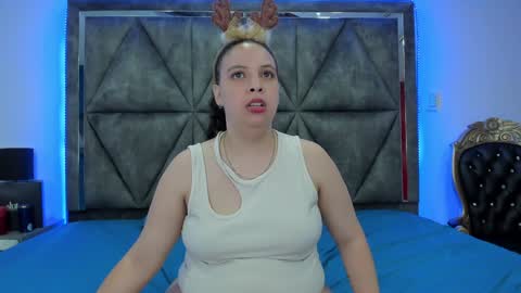 Snapshot of ximenarusso chatting on 12/15/24, 06:51 online show from 12/15/24, 06:51