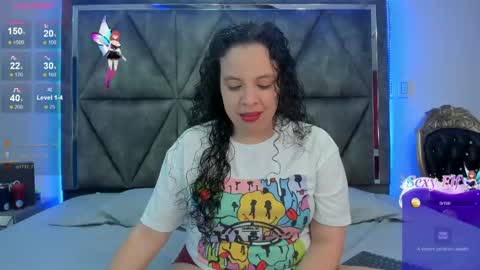 Snapshot of ximenarusso chatting on 02/07/25, 02:50 online show from 02/07/25, 02:50