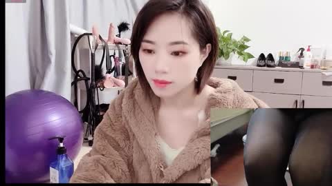 xinbao799322 online show from 12/15/25, 09:02