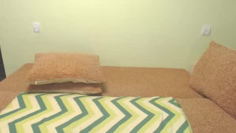 Snapshot of xjuliettexx chatting on 02/05/25, 09:36 Julia online show from 02/05/25, 09:36