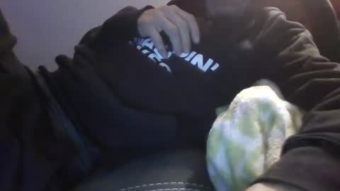 Snapshot of xjuskikinitx chatting on 11/11/25, 04:12 Justin online show from 11/11/25, 04:12