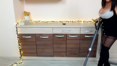 Kim online show from 11/18/25, 05:17